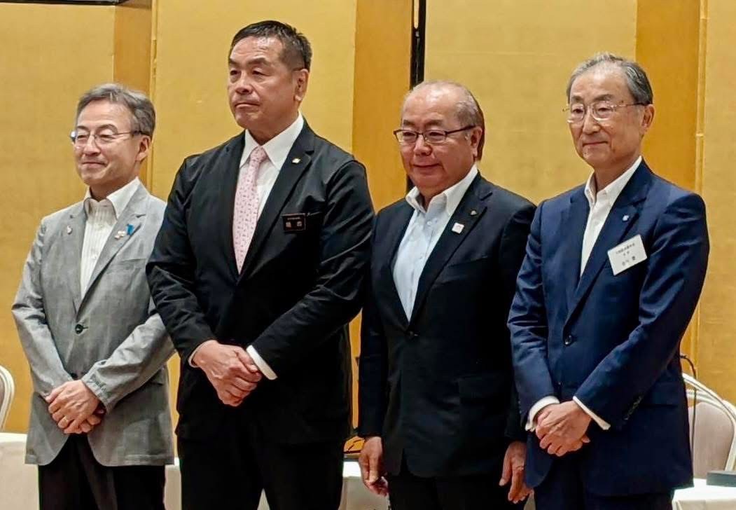 20250822　3県知事＋金井会長.jpg