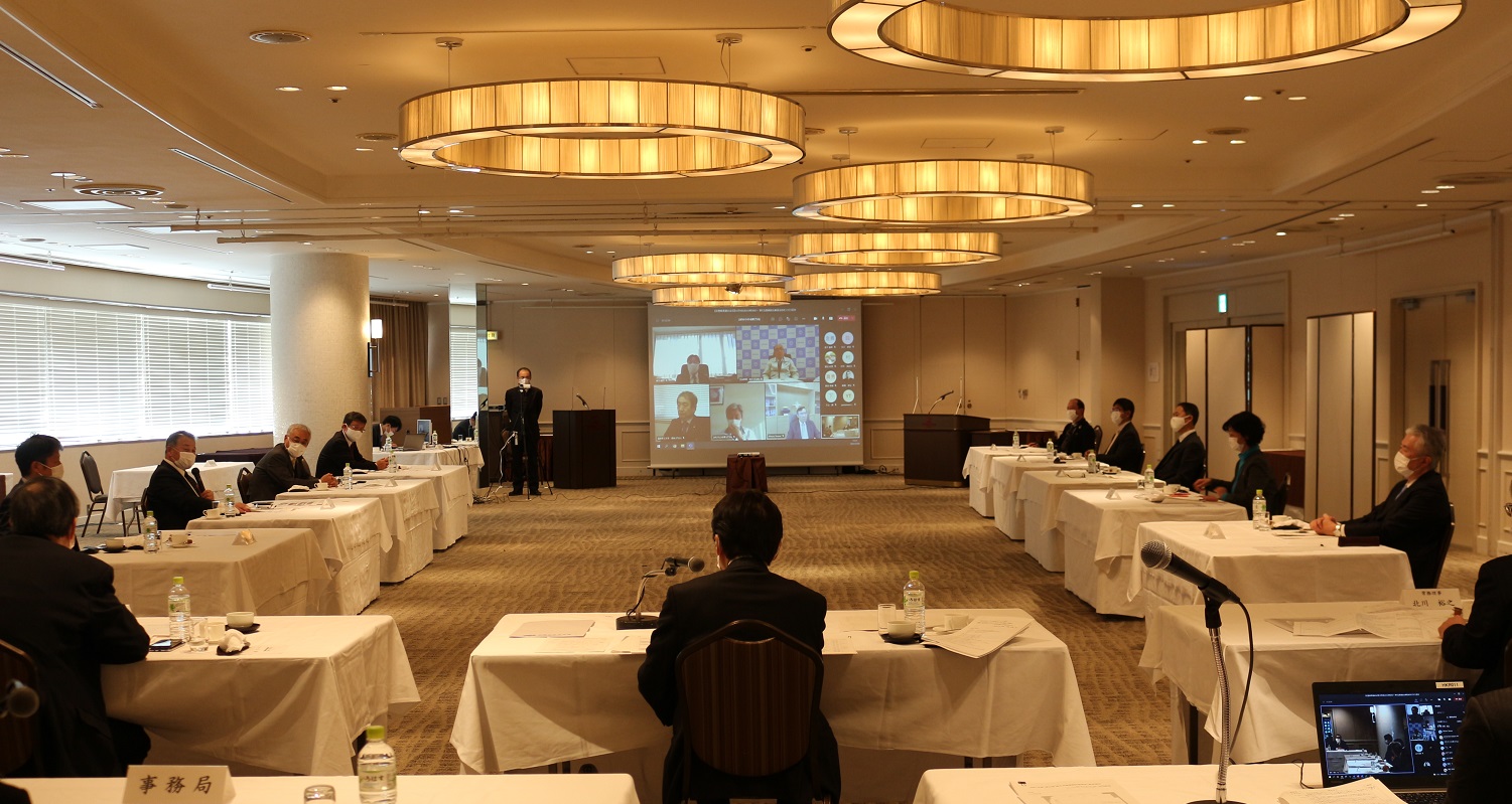 委員会の会場