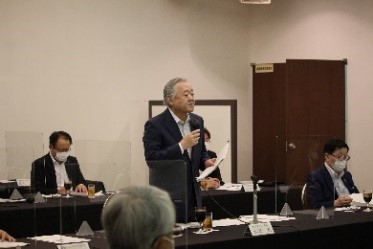 米沢委員長.jpg